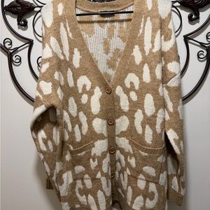 Very J Tan and White Cardigan Sweater